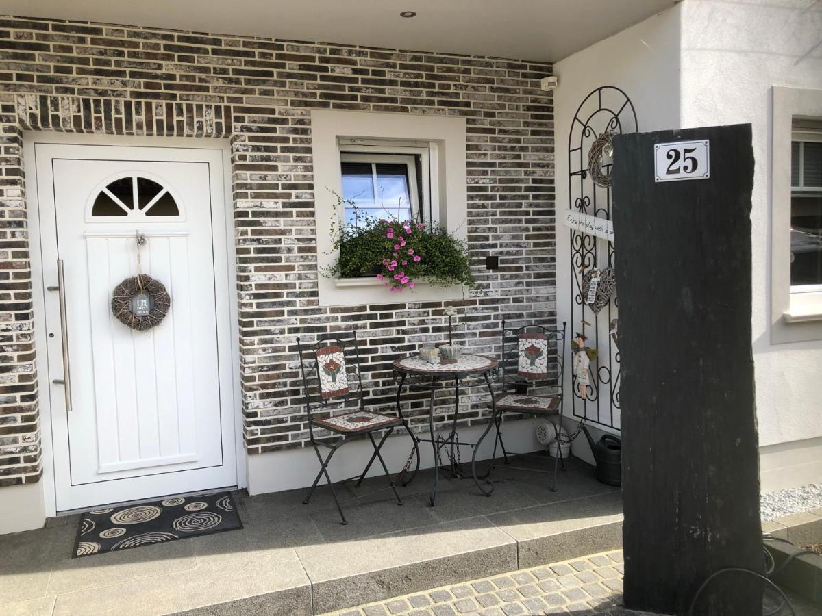 Homeflair Нидеркассель Экстерьер фото